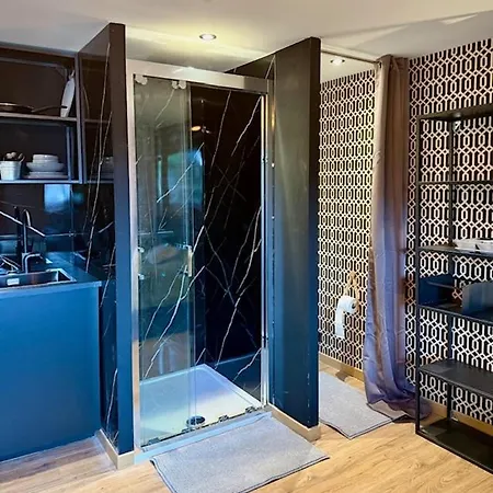 Double 7km From Track Apartament