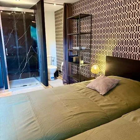 Double 7km From Track Apartament *